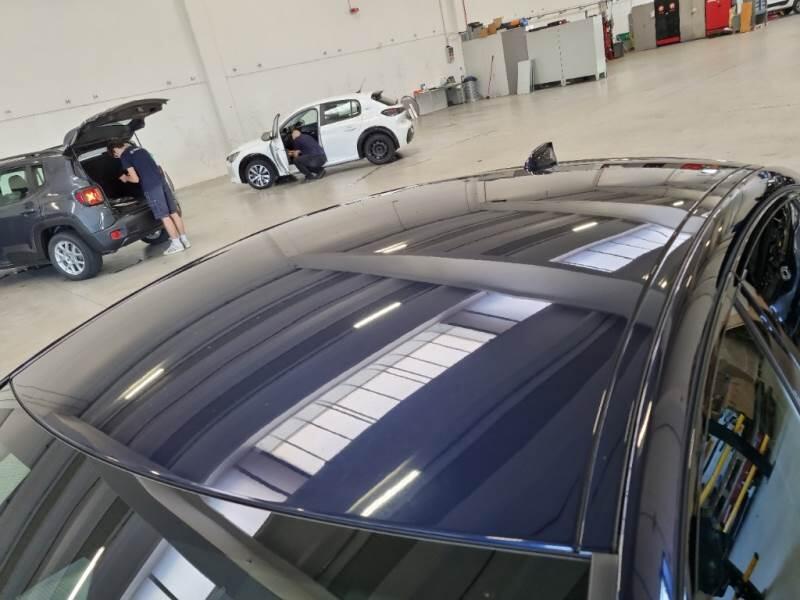 Jaguar XE 2.0D D204 R-DYNAMIC S AUTO - foto 9