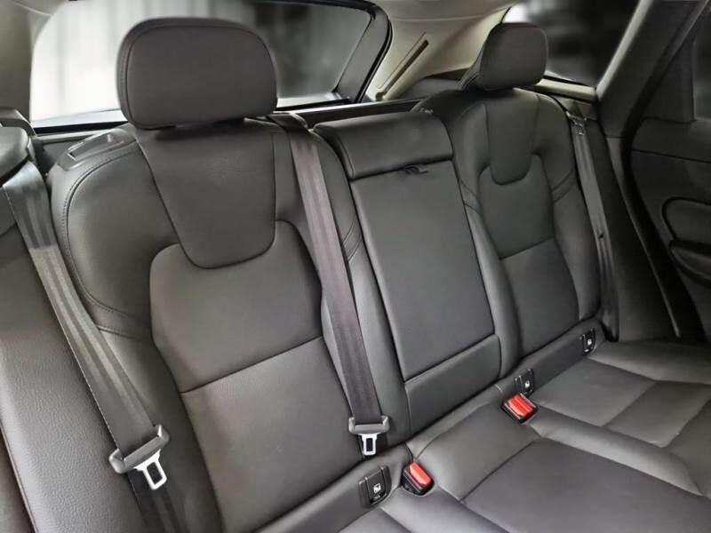 Volvo XC60 T6 PLUG-IN AWD AUTO PLUS DARK - foto 15