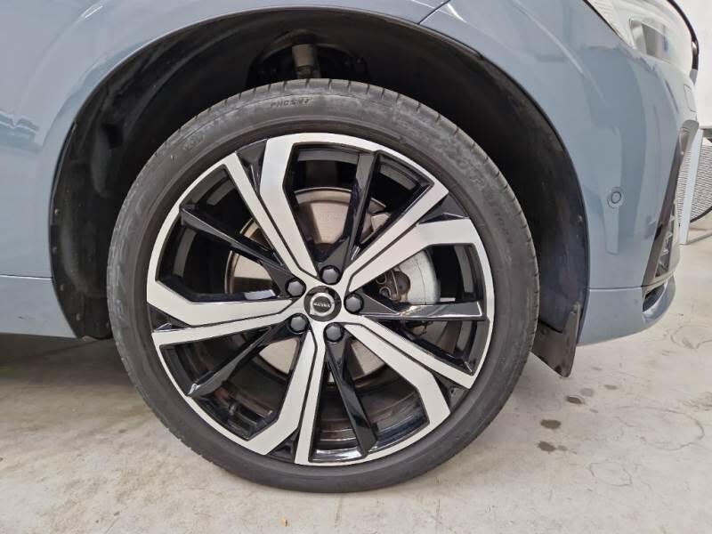 Volvo XC60 T6 PLUG-IN AWD AUTO PLUS DARK - foto 17