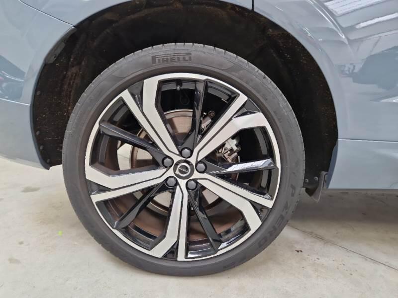 Volvo XC60 T6 PLUG-IN AWD AUTO PLUS DARK - foto 18