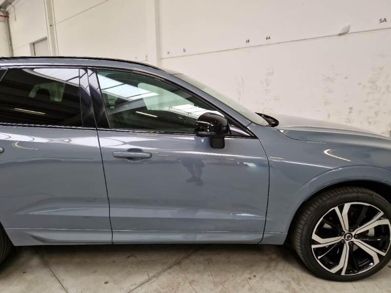 Volvo XC60 T6 PLUG-IN AWD AUTO PLUS DARK - foto 27