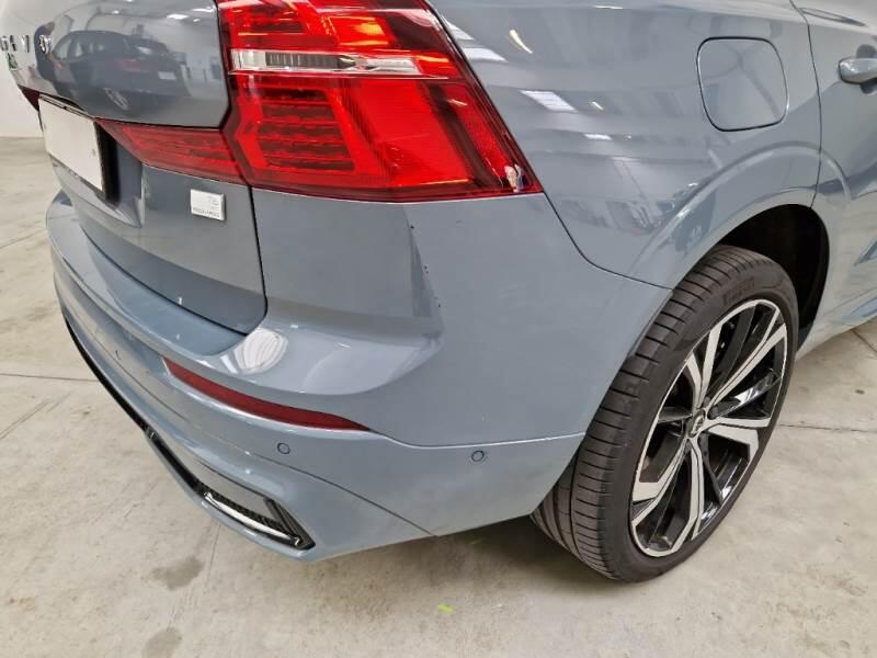 Volvo XC60 T6 PLUG-IN AWD AUTO PLUS DARK - foto 30