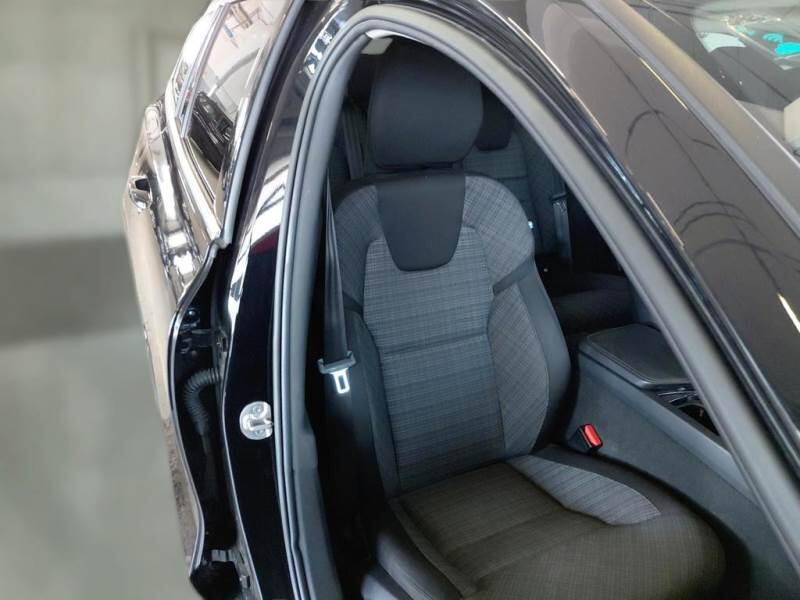 Volvo V60 B3 AUTOM. CORE - foto 13