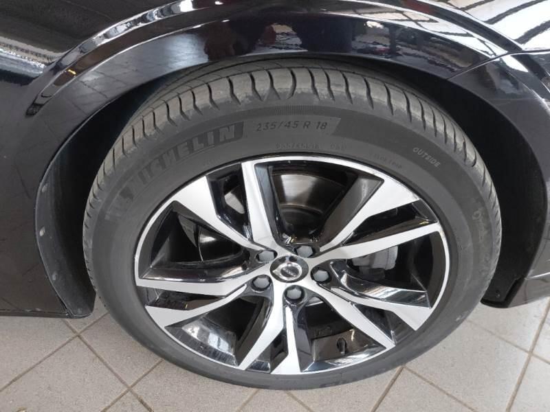 Volvo V60 B3 AUTOM. CORE - foto 17