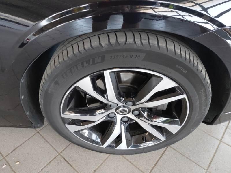 Volvo V60 B3 AUTOM. CORE - foto 34