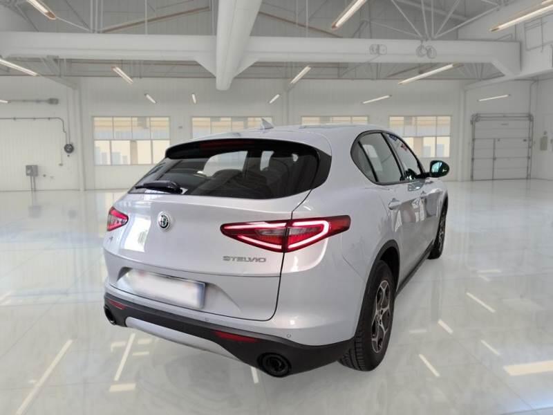 Alfa Romeo Stelvio 2.2 TD 190 CV SUPER BUSINESS AT8 Q4 - foto 2