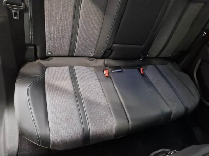 Peugeot 3008 BLUEHDI 130 EAT8 SeS ALLURE PACK - foto 16