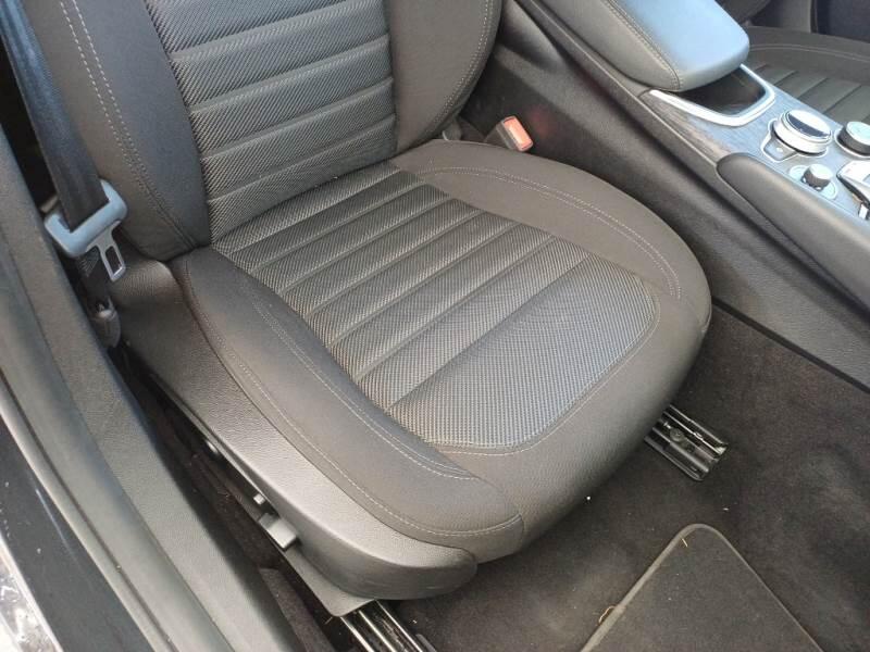 Alfa Romeo Giulia 2.0 T 280CV SUPER AT8 Q4 - foto 14