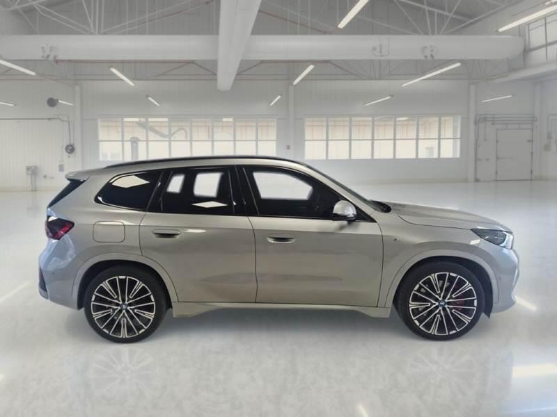 BMW iX1 EDRIVE 20 MSPORT PRO - foto 7