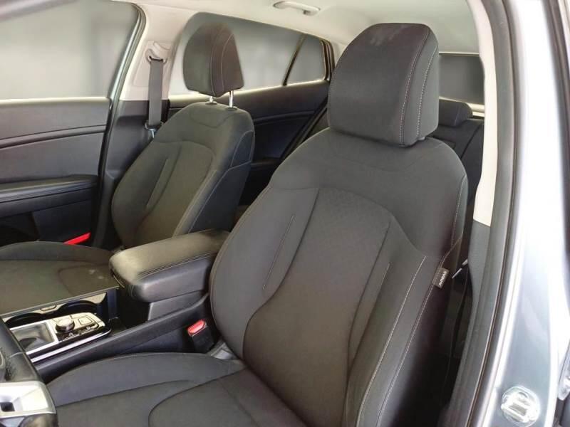Kia Sportage 1.6 CRDI MHEV BUSINESS 2WD DCT - foto 11