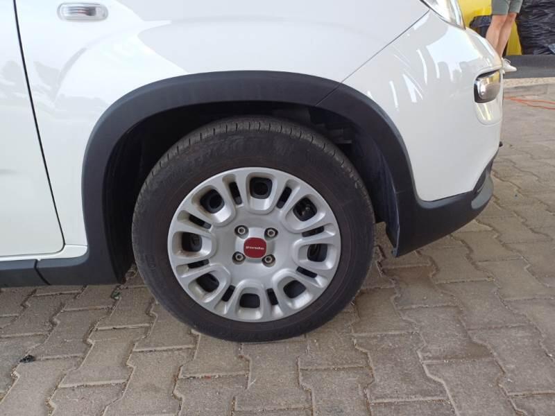 Fiat Panda 1.0 FIREFLY 70CV SeS HYBRID - foto 17