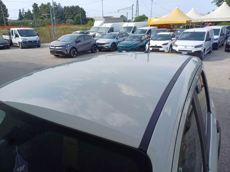 Fiat Panda 1.0 FIREFLY 70CV SeS HYBRID - foto 9