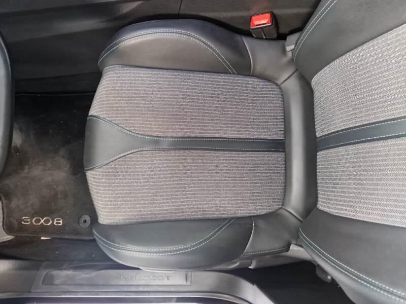 Peugeot 3008 BLUEHDI 130 EAT8 SeS ALLURE - foto 12