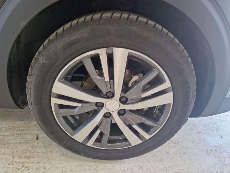 Peugeot 3008 BLUEHDI 130 EAT8 SeS ALLURE - foto 32