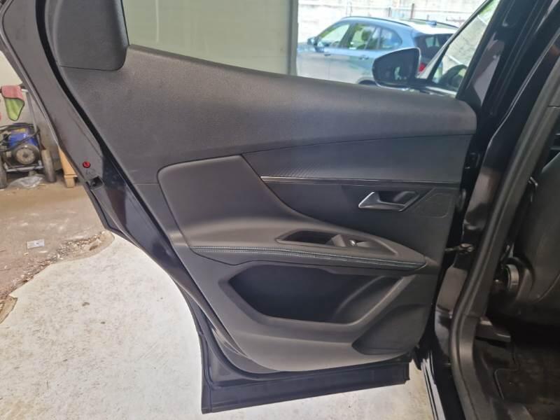 Peugeot 3008 BLUEHDI 130 EAT8 SeS ALLURE - foto 72