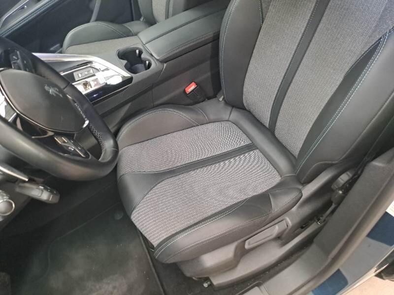 Peugeot 3008 130 EAT8 SeS ALLURE PACK - foto 12