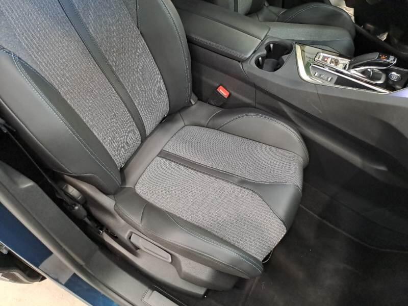 Peugeot 3008 130 EAT8 SeS ALLURE PACK - foto 14