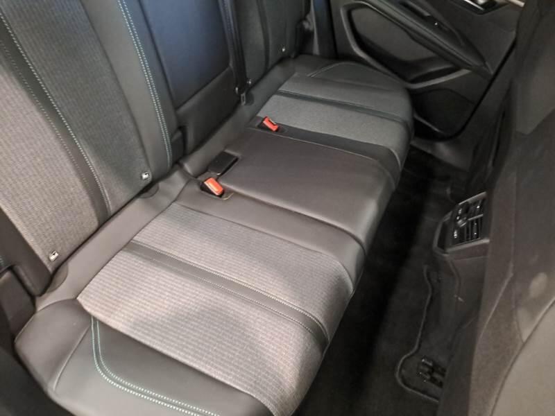 Peugeot 3008 130 EAT8 SeS ALLURE PACK - foto 16