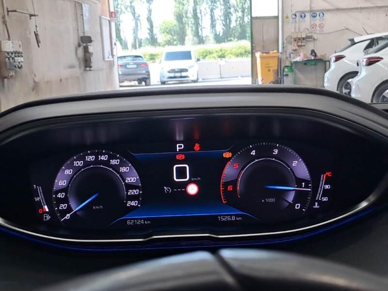 Peugeot 3008 130 EAT8 SeS ALLURE PACK - foto 4