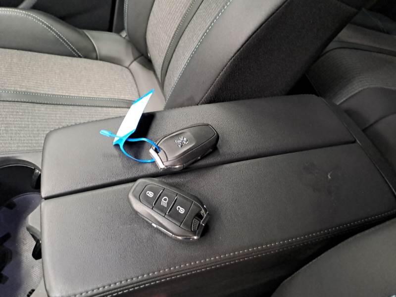 Peugeot 3008 130 EAT8 SeS ALLURE PACK - foto 52