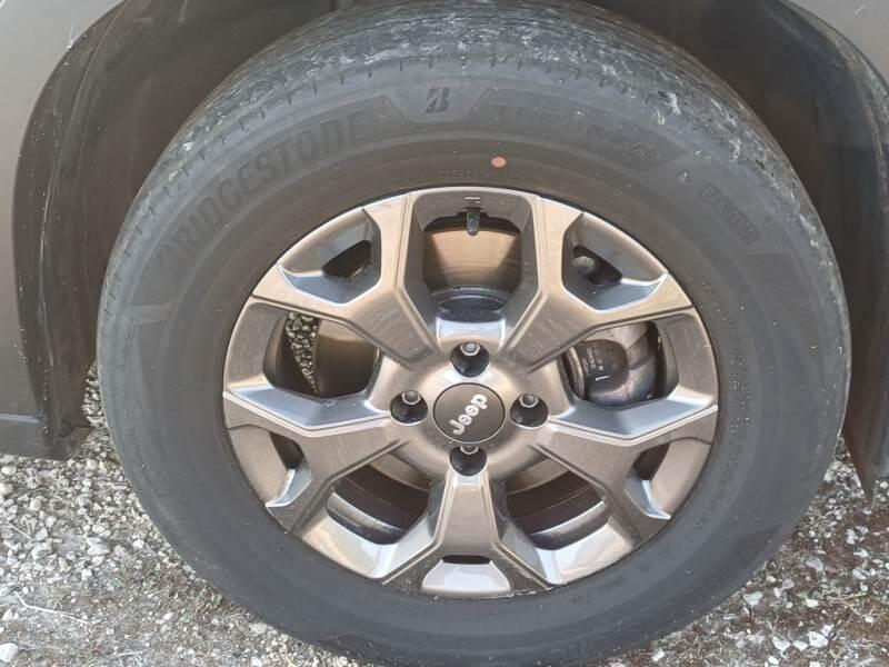 Jeep Avenger 1.2 MHEV E-HYBRID TURBO LONGITUDE - foto 17
