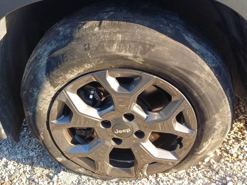Jeep Avenger 1.2 MHEV E-HYBRID TURBO LONGITUDE - foto 20