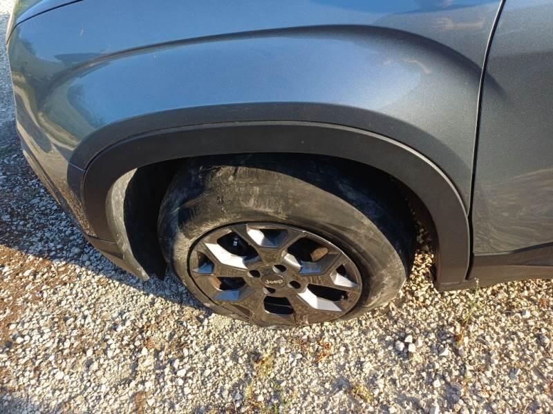 Jeep Avenger 1.2 MHEV E-HYBRID TURBO LONGITUDE - foto 41