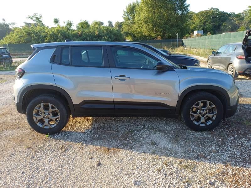 Jeep Avenger 1.2 MHEV E-HYBRID TURBO LONGITUDE - foto 7