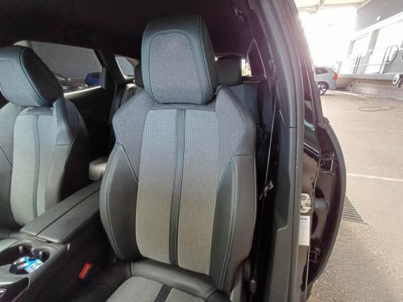 Peugeot 3008 BLUEHDI 130 EAT8 SeS ALLURE - foto 11