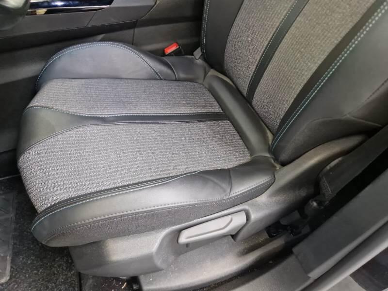 Peugeot 3008 BLUEHDI 130 EAT8 SeS ALLURE - foto 12