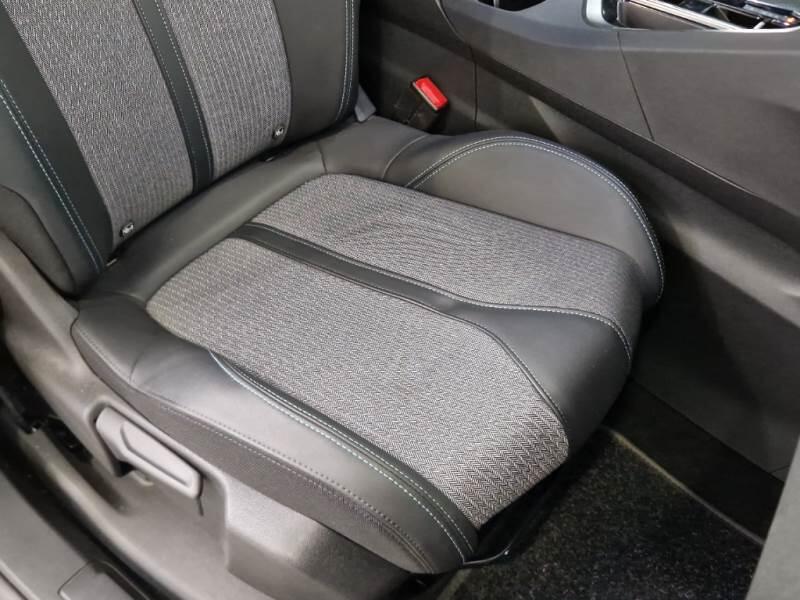 Peugeot 3008 BLUEHDI 130 EAT8 SeS ALLURE - foto 14