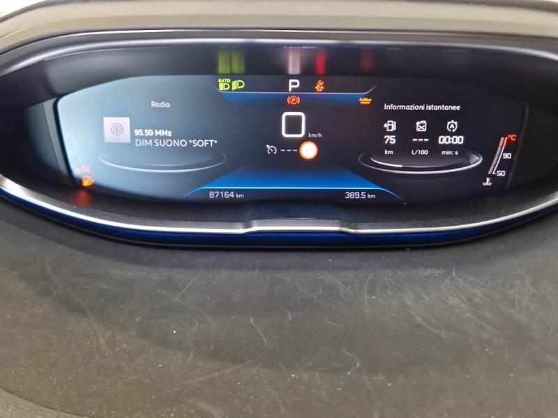 Peugeot 3008 BLUEHDI 130 EAT8 SeS ALLURE - foto 4