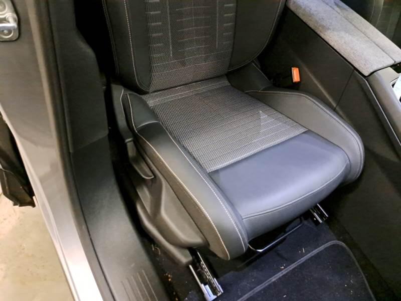 Peugeot 3008 SUV HYBRID 136 ALLURE E-DCS 6 - foto 14