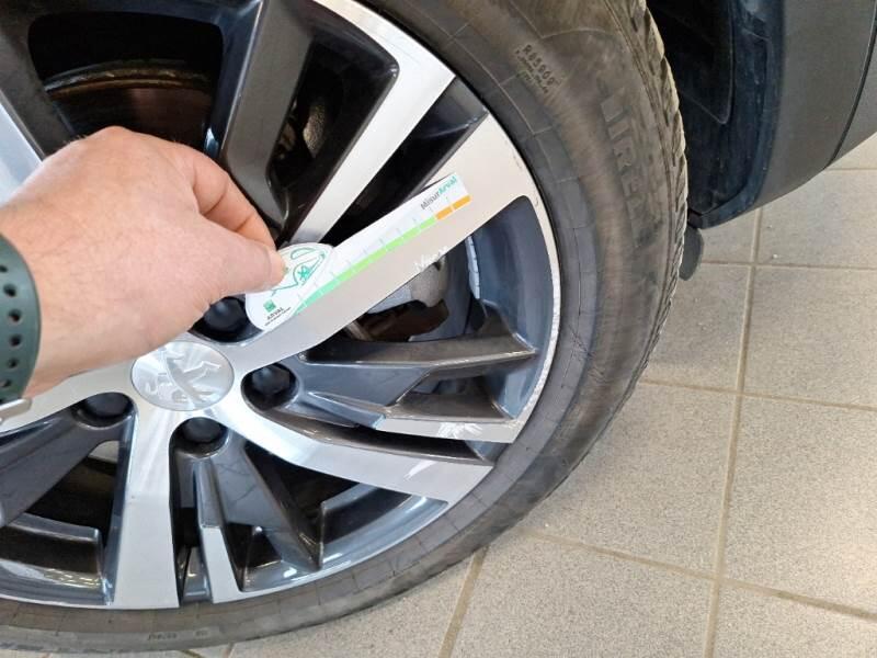 Peugeot 3008 SUV HYBRID 225 E-EAT8 ALLURE - foto 69