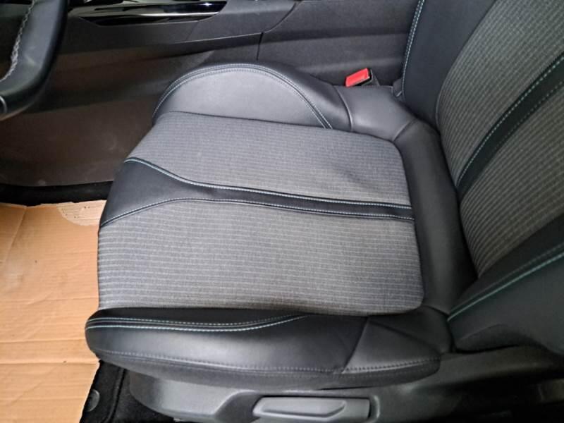 Peugeot 3008 SUV HYBRID 225 E-EAT8 ALLURE - foto 12