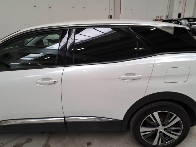 Peugeot 3008 SUV HYBRID 225 E-EAT8 ALLURE - foto 31
