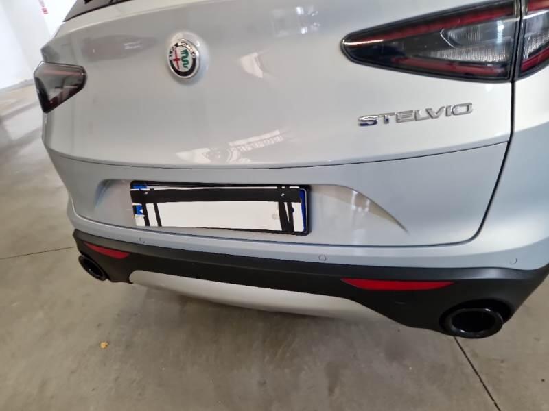 Alfa Romeo Stelvio SUV 2.2 TD 160 CV SUPER AT8 RWD - foto 32