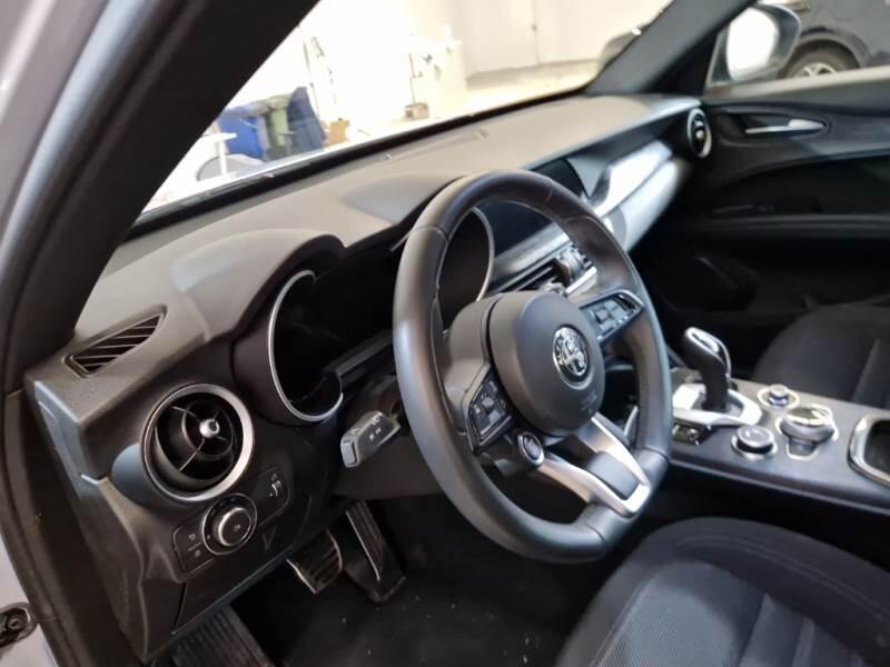 Alfa Romeo Stelvio SUV 2.2 TD 160 CV SUPER AT8 RWD - foto 47