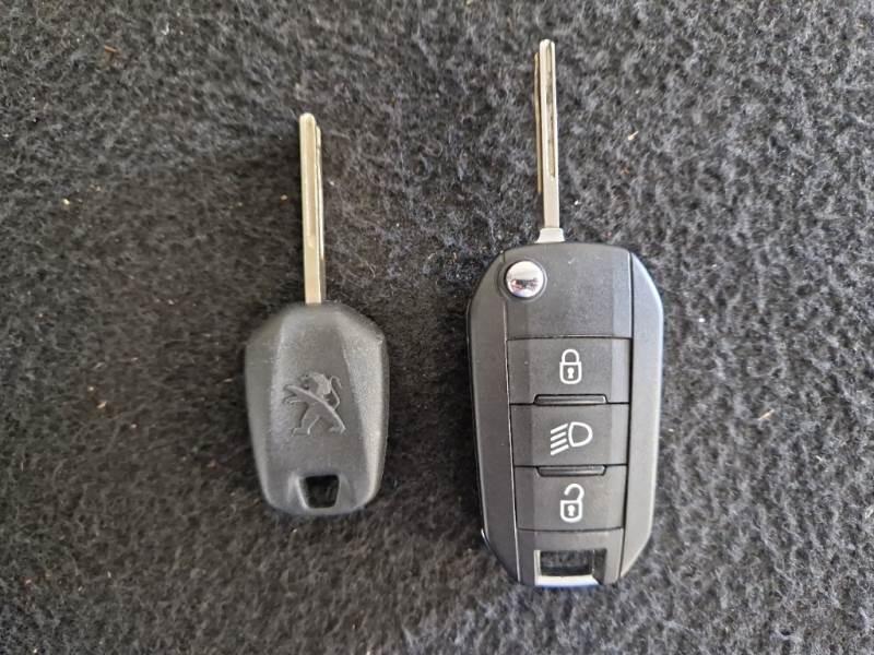Peugeot P1 CROSSOVER BLUEHDI 130 EAT8 ALLURE PACK SS AUT. - foto 78