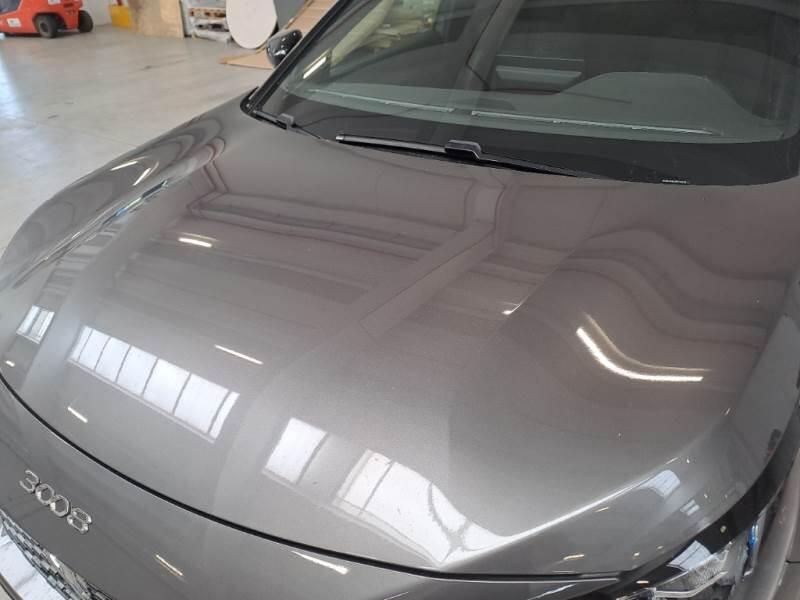 Peugeot 3008 SUV BLUEHDI 130 EAT8 SeS ALLURE - foto 25