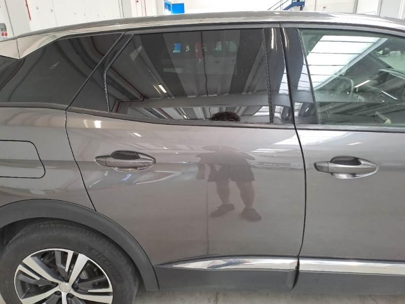 Peugeot 3008 SUV BLUEHDI 130 EAT8 SeS ALLURE - foto 40