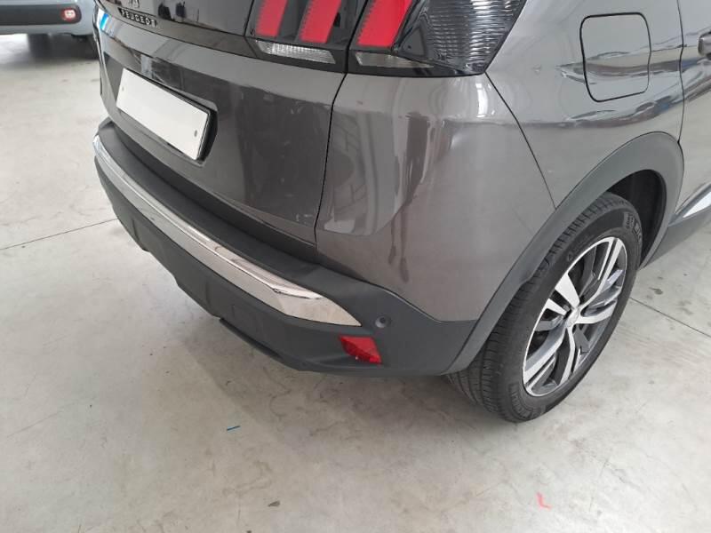 Peugeot 3008 SUV BLUEHDI 130 EAT8 SeS ALLURE - foto 43