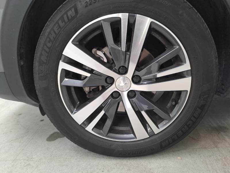 Peugeot 3008 SUV BLUEHDI 130 EAT8 SeS ALLURE - foto 51