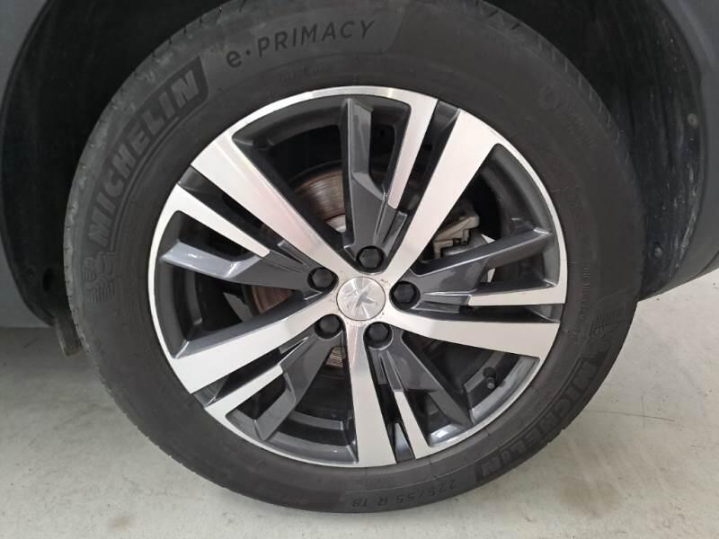 Peugeot 3008 SUV BLUEHDI 130 EAT8 SeS ALLURE - foto 57