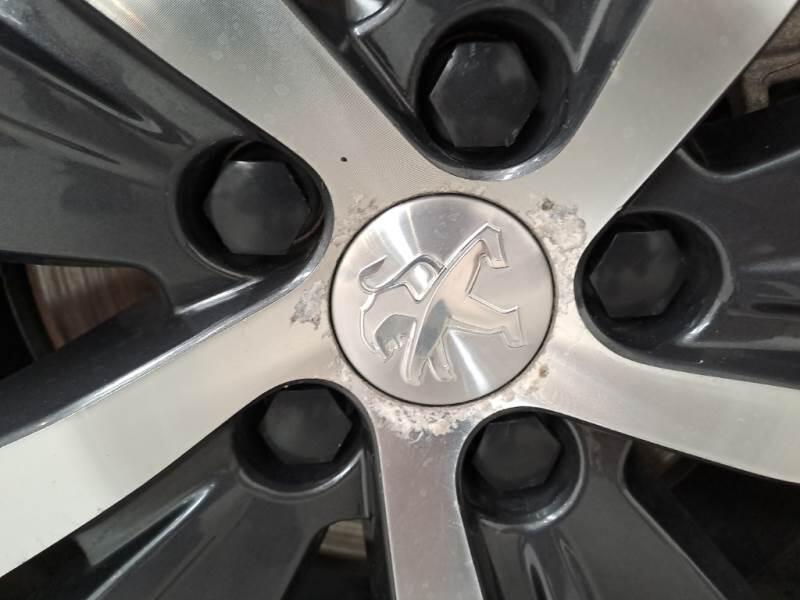 Peugeot 3008 SUV BLUEHDI 130 EAT8 SeS ALLURE - foto 58