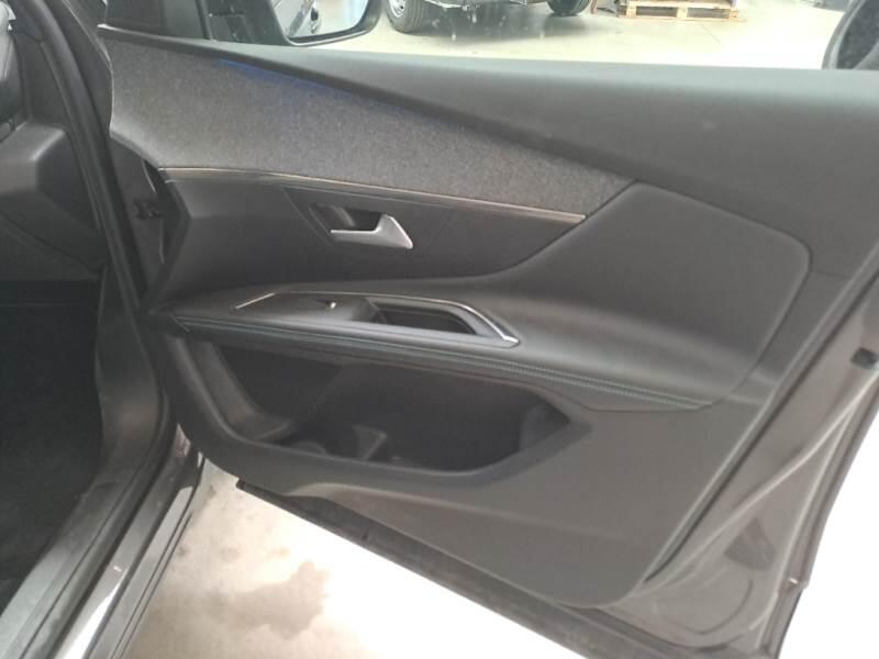 Peugeot 3008 SUV BLUEHDI 130 EAT8 SeS ALLURE - foto 62