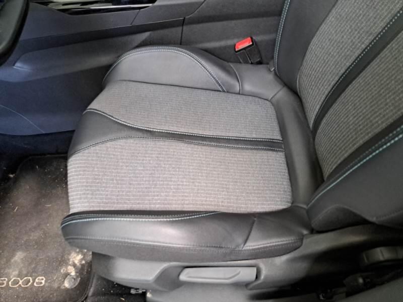Peugeot 3008 130 EAT8 SeS ALLURE PACK - foto 12
