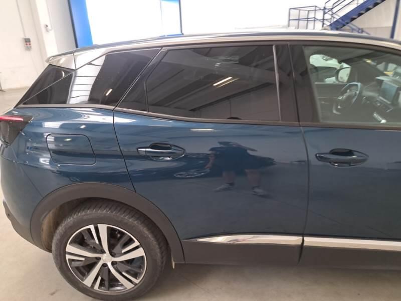Peugeot 3008 130 EAT8 SeS ALLURE PACK - foto 33