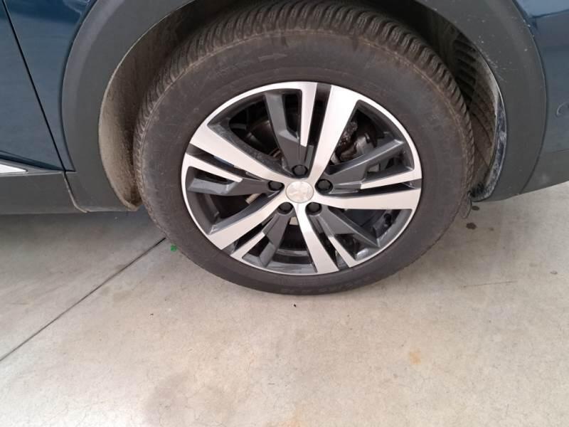 Peugeot 3008 130 EAT8 SeS ALLURE PACK - foto 51