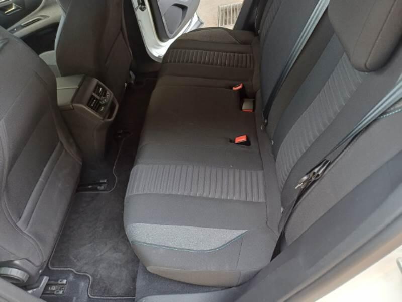 Peugeot 3008 SUV BLUEHDI 130 EAT8 SeS ACTIVE PACK - foto 16
